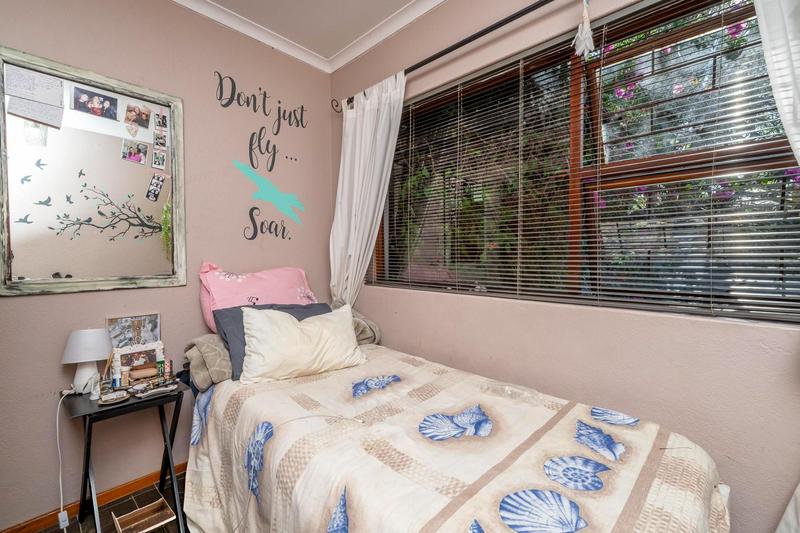5 Bedroom Property for Sale in Morgenster Heights Western Cape